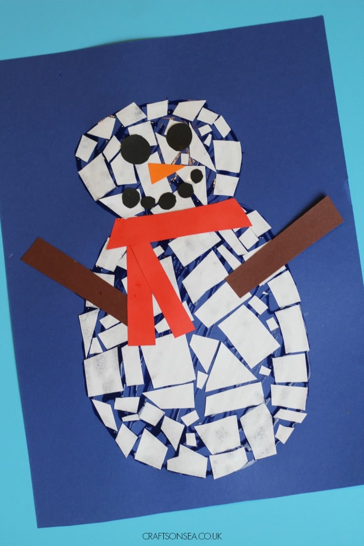 Artesanato de boneco de neve em mosaico para crianças fazerem