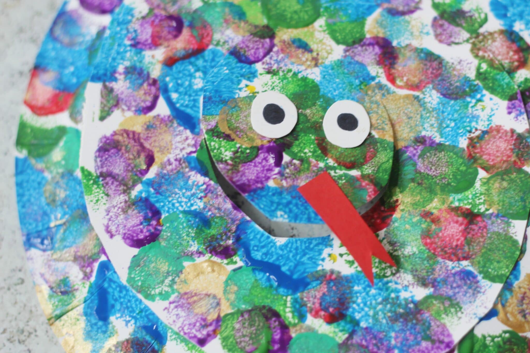 Pom Pom Printed Paper Plate Snake - Crafts on Sea
