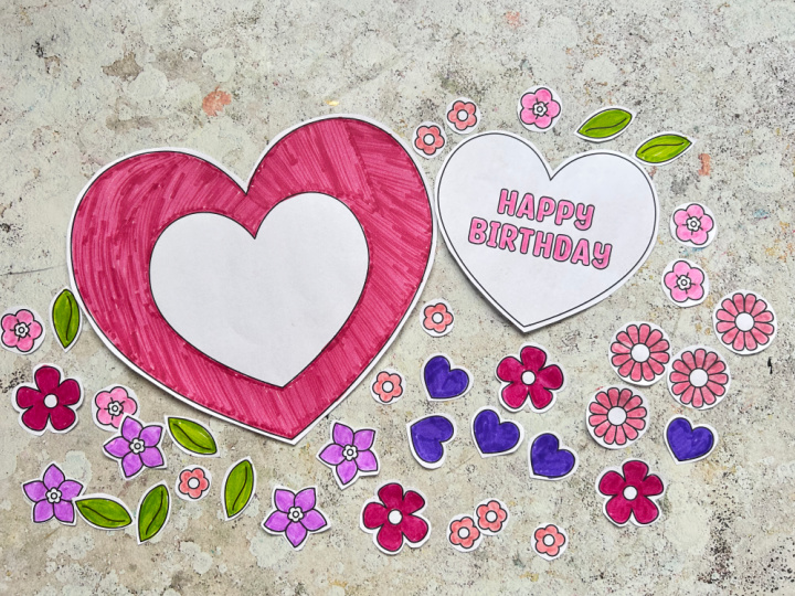 cut out printable birthday wreath with decorations
